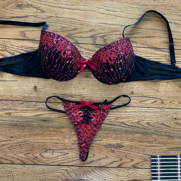 Fredricks of Hollywood - Picture 2 of 10